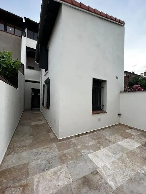 Apartment Ferienwohnung La Maison D'Helena Montauban
